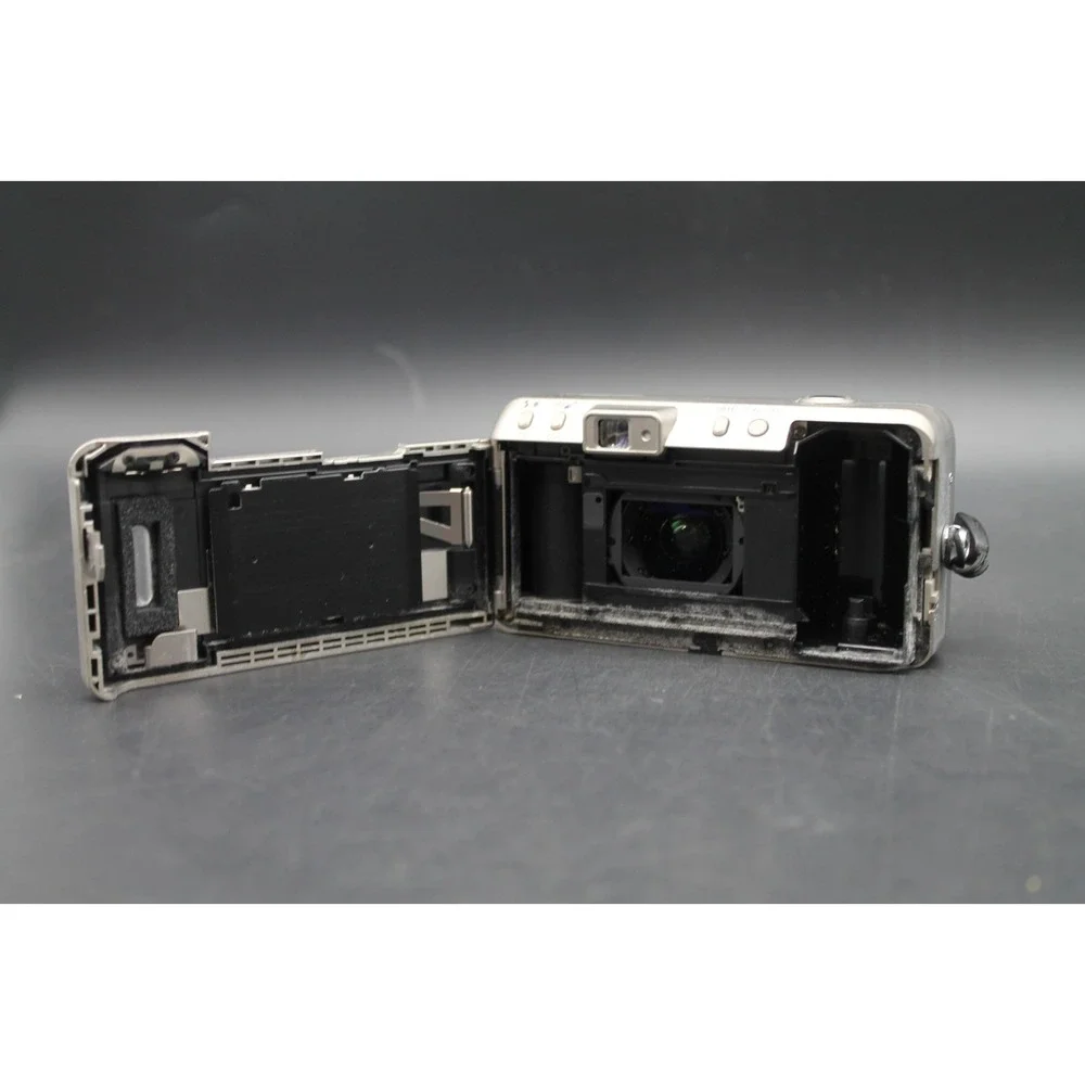 Minolta Freedom Zoom 130 Date 35mm Film Camera Powers On Untested Parts Repair